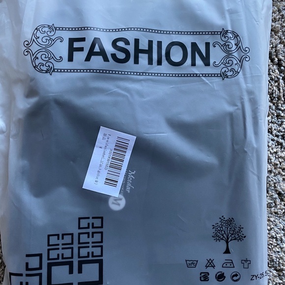 High Waist Pleather Leggings - Picture 4 of 5